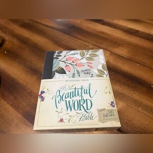 NIV, Beautiful Word Bible Journal Edition for Women 500 Full-Color Verses